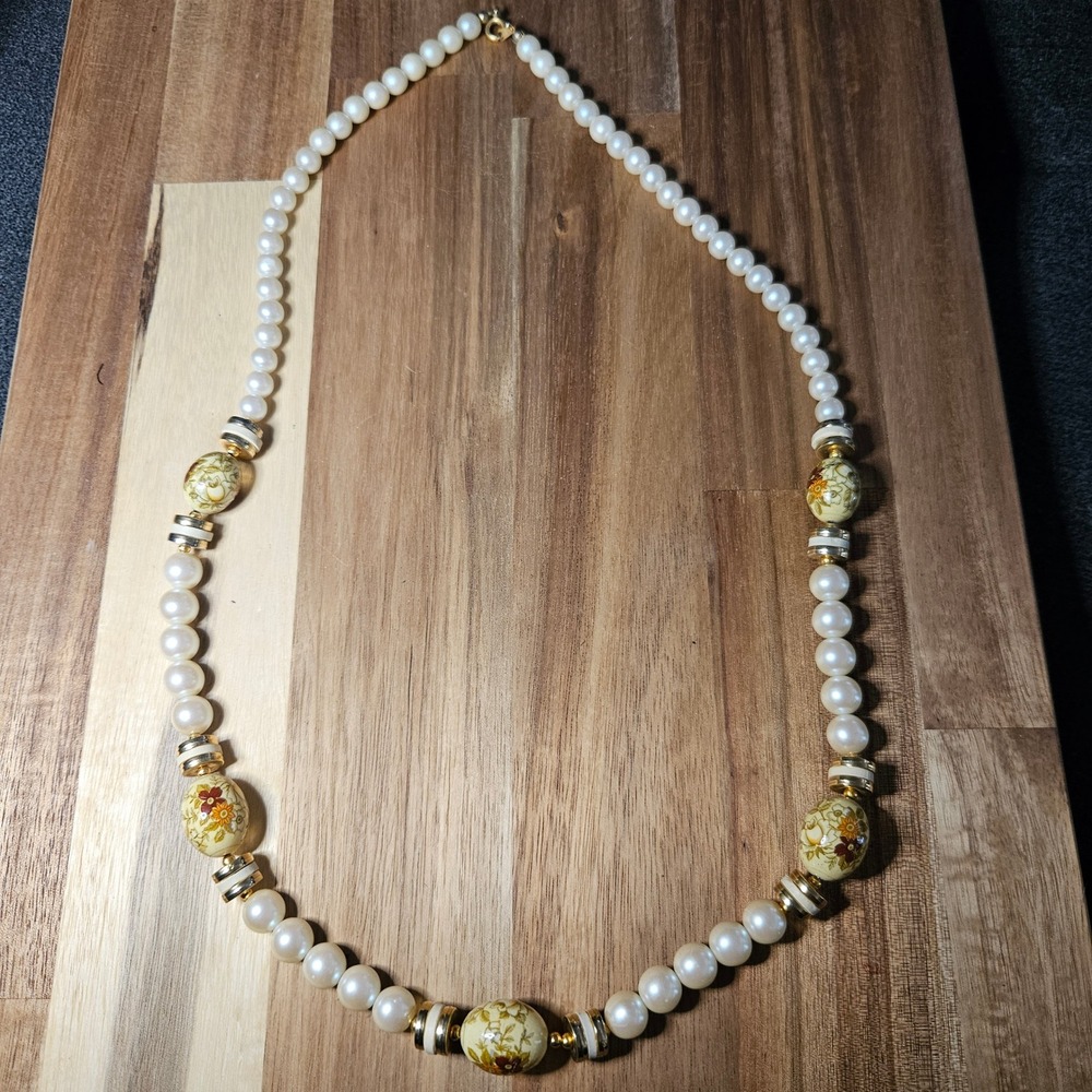 Vintage Japan Faux Pearl Necklace Floral Ceramic Beads Gold Tone 28in